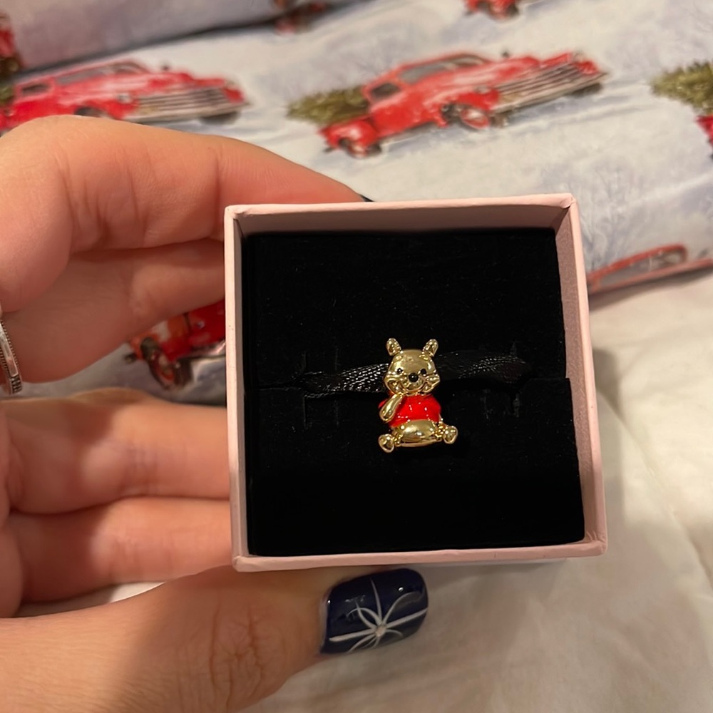 Winnie Pooh charm and box
